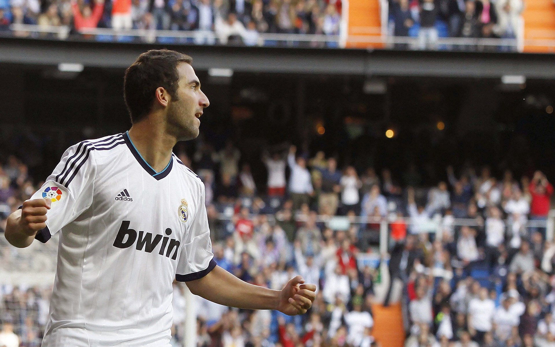 强强对话即将展开，预示一场激烈赛事，强强对决下一句是什么